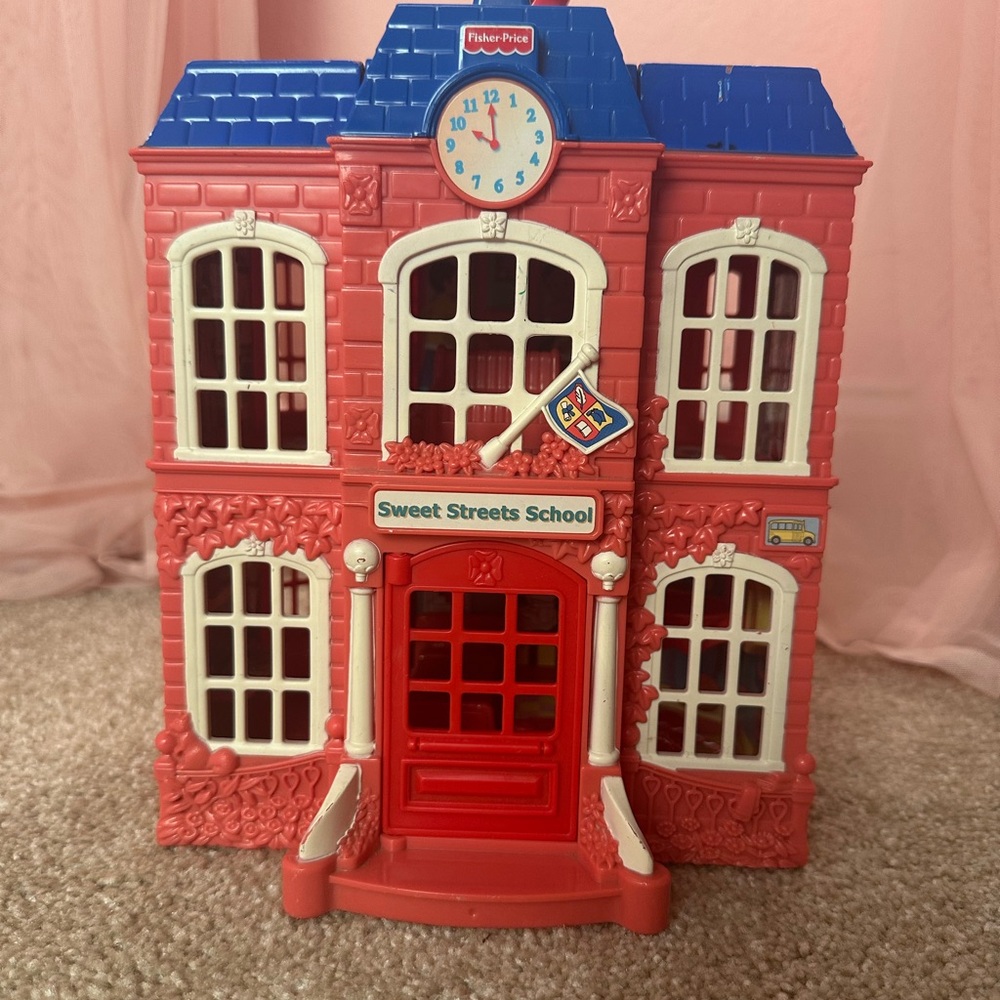 Fisher-Price Sweet Streets School - Red and Blue